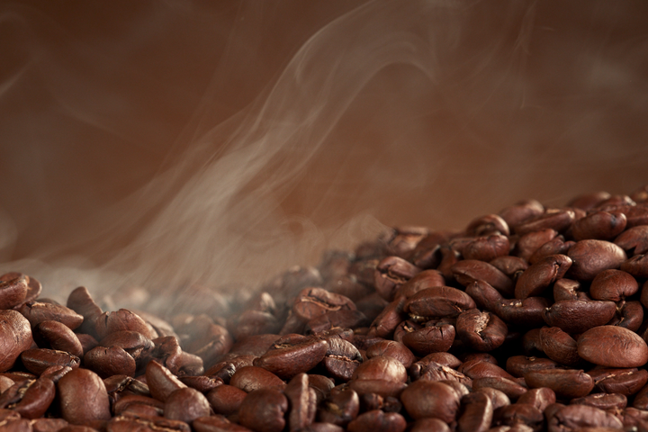 Wat doet het brandingsproces met de smaak van de koffie?